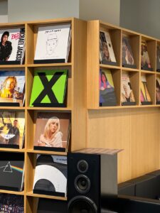 Vinyl Seongsu – Korea, The Essence of LP Cafe Sentiment